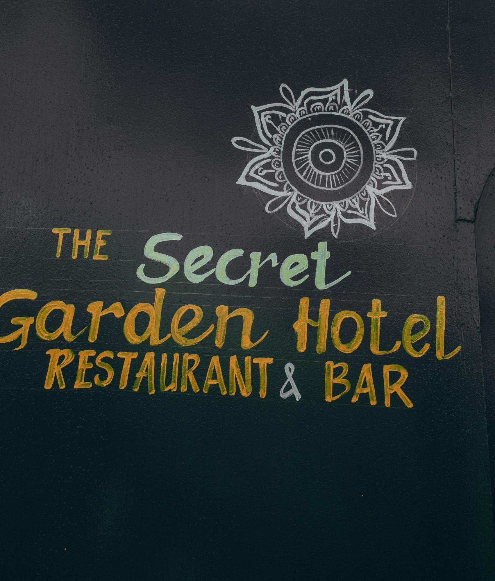 The Secret Garden Hotel Моши Экстерьер фото